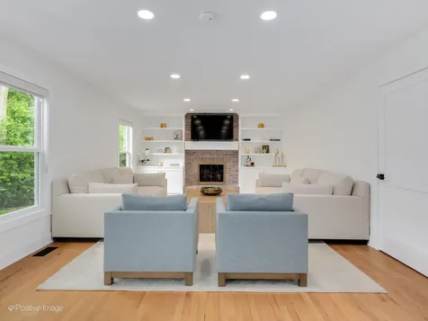 1681 Wilton Court Libertyville IL 60048