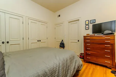 166 West Grand Avenue Chicago IL 60654