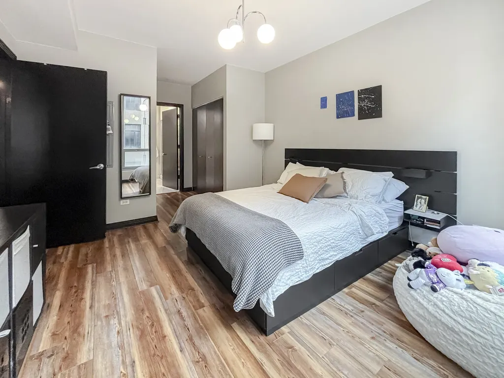 565 West Quincy Street Chicago IL 60661