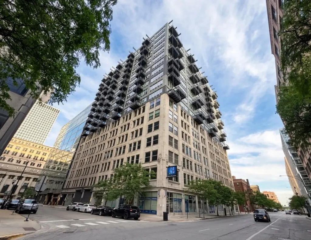 565 West Quincy Street Chicago IL 60661