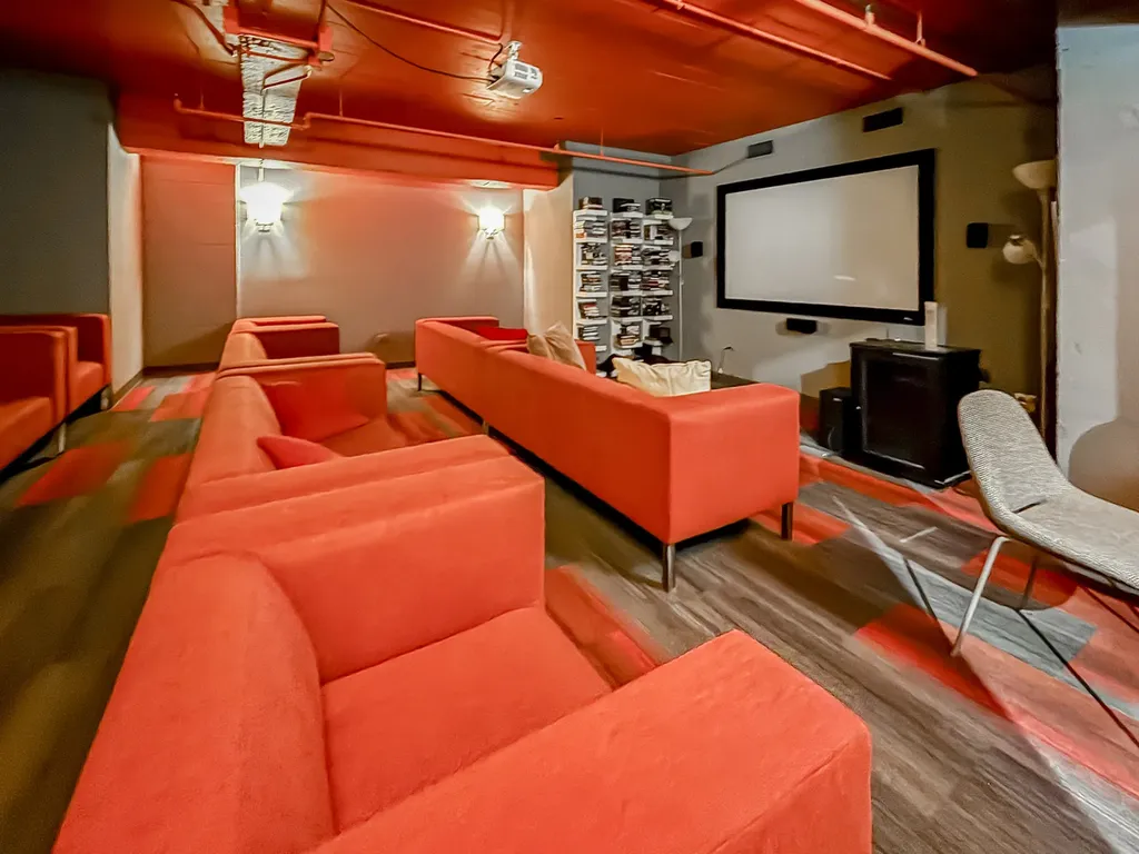 565 West Quincy Street Chicago IL 60661