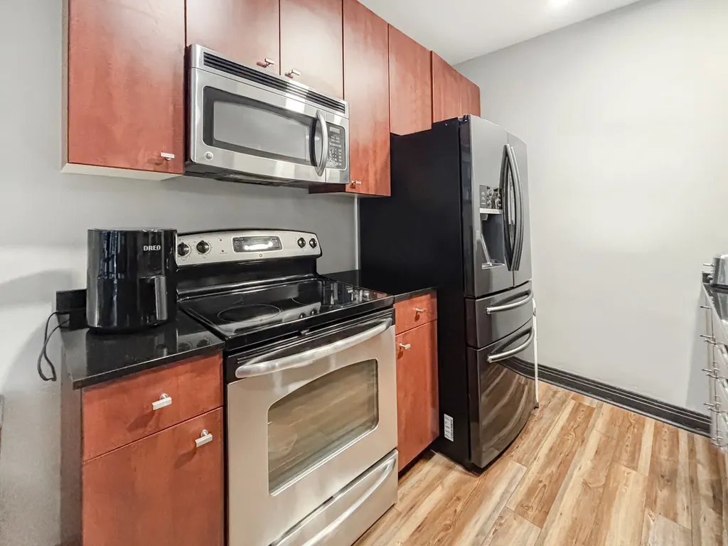 565 West Quincy Street Chicago IL 60661