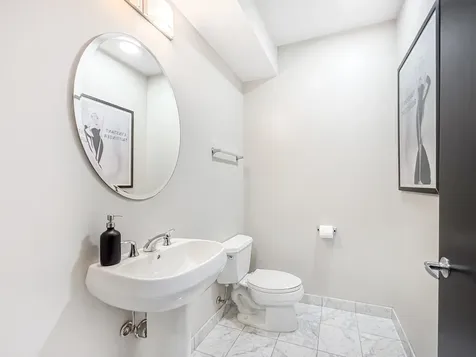 565 West Quincy Street Chicago IL 60661