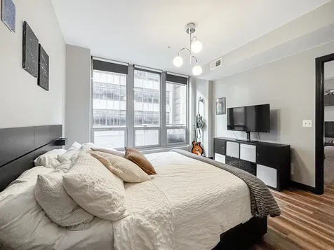 565 West Quincy Street Chicago IL 60661