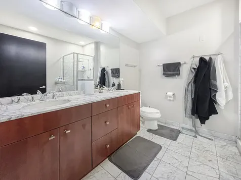 565 West Quincy Street Chicago IL 60661