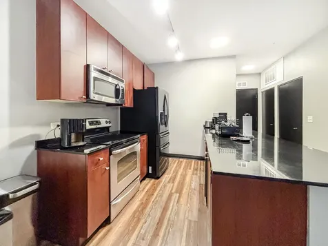 565 West Quincy Street Chicago IL 60661