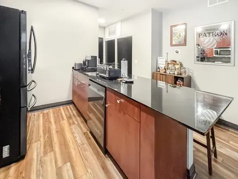 565 West Quincy Street Chicago IL 60661