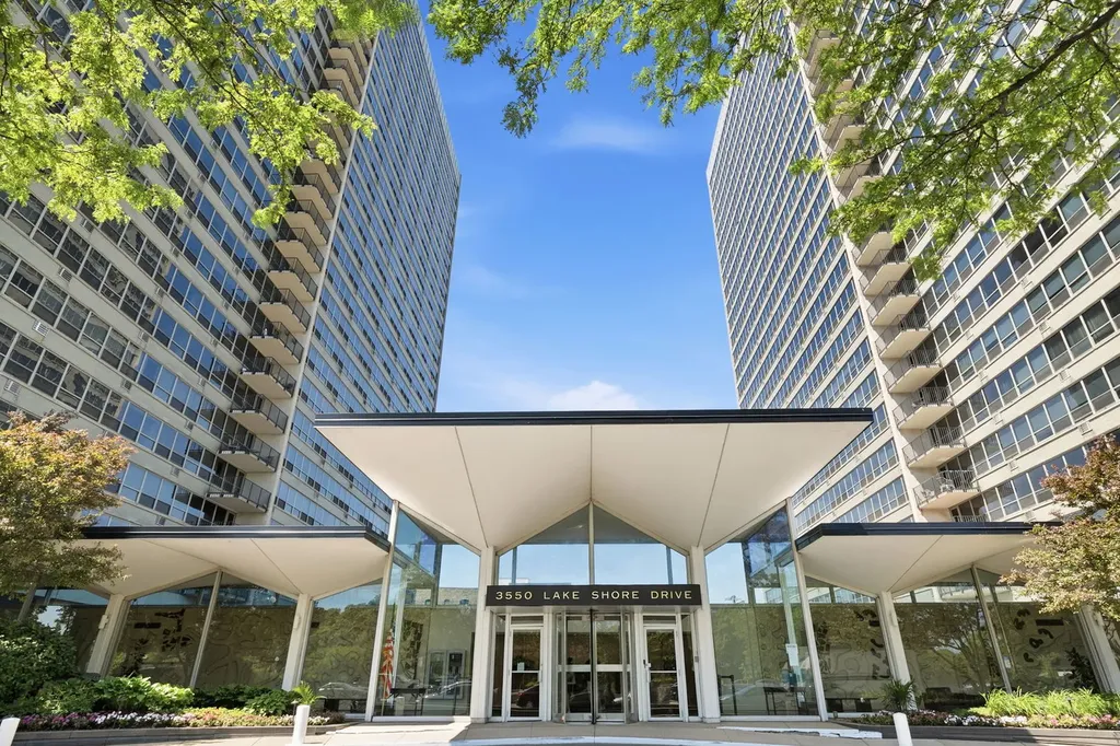 3550 North Lake Shore Drive Chicago IL 60657