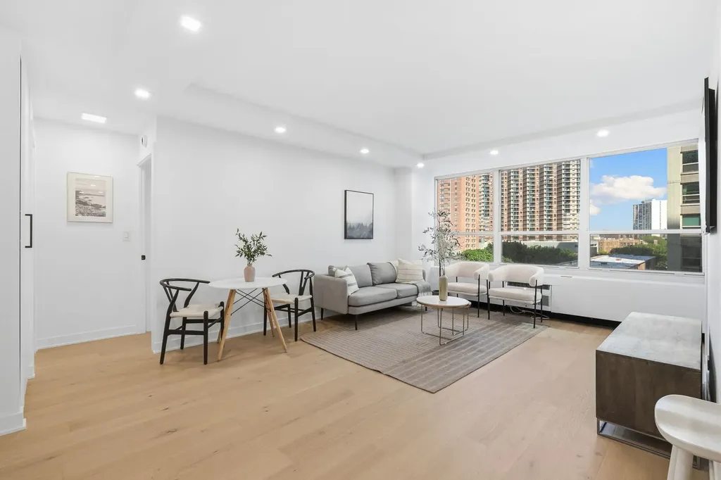 3550 North Lake Shore Drive Chicago IL 60657