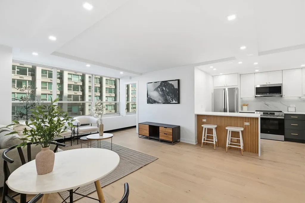 3550 North Lake Shore Drive Chicago IL 60657