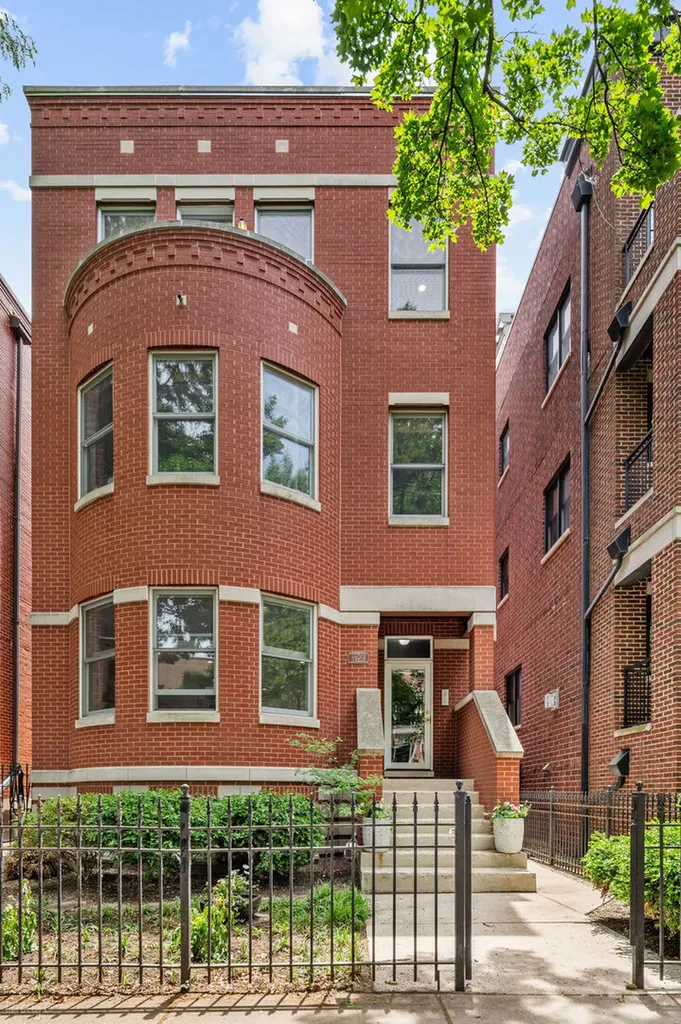 1123 West Altgeld Street Chicago IL 60614