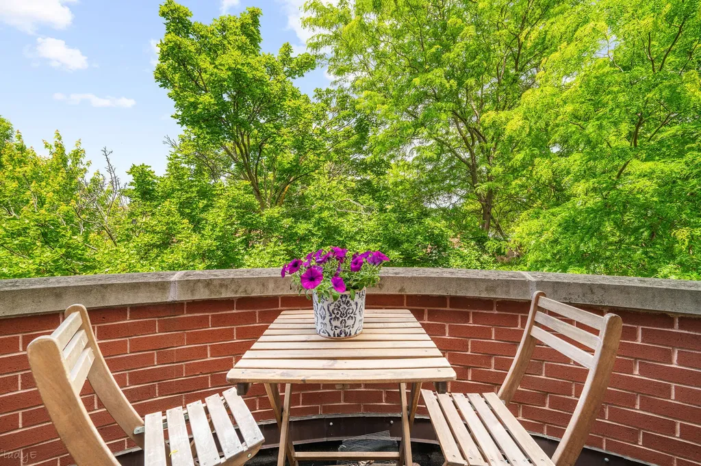 1123 West Altgeld Street Chicago IL 60614