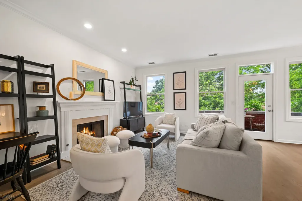 1123 West Altgeld Street Chicago IL 60614