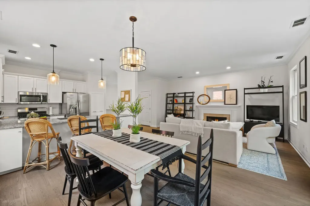 1123 West Altgeld Street Chicago IL 60614