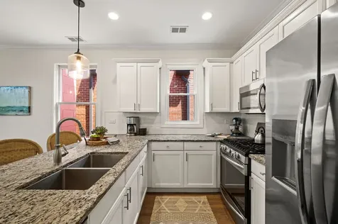 1123 West Altgeld Street Chicago IL 60614