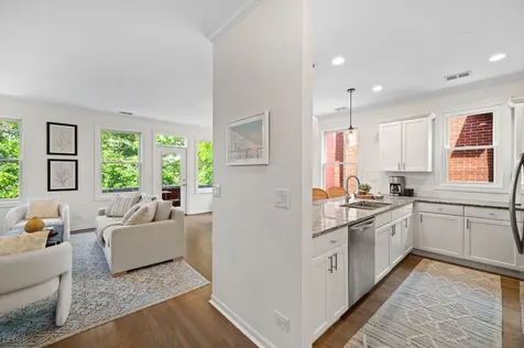 1123 West Altgeld Street Chicago IL 60614