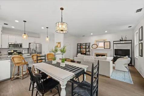 1123 West Altgeld Street Chicago IL 60614