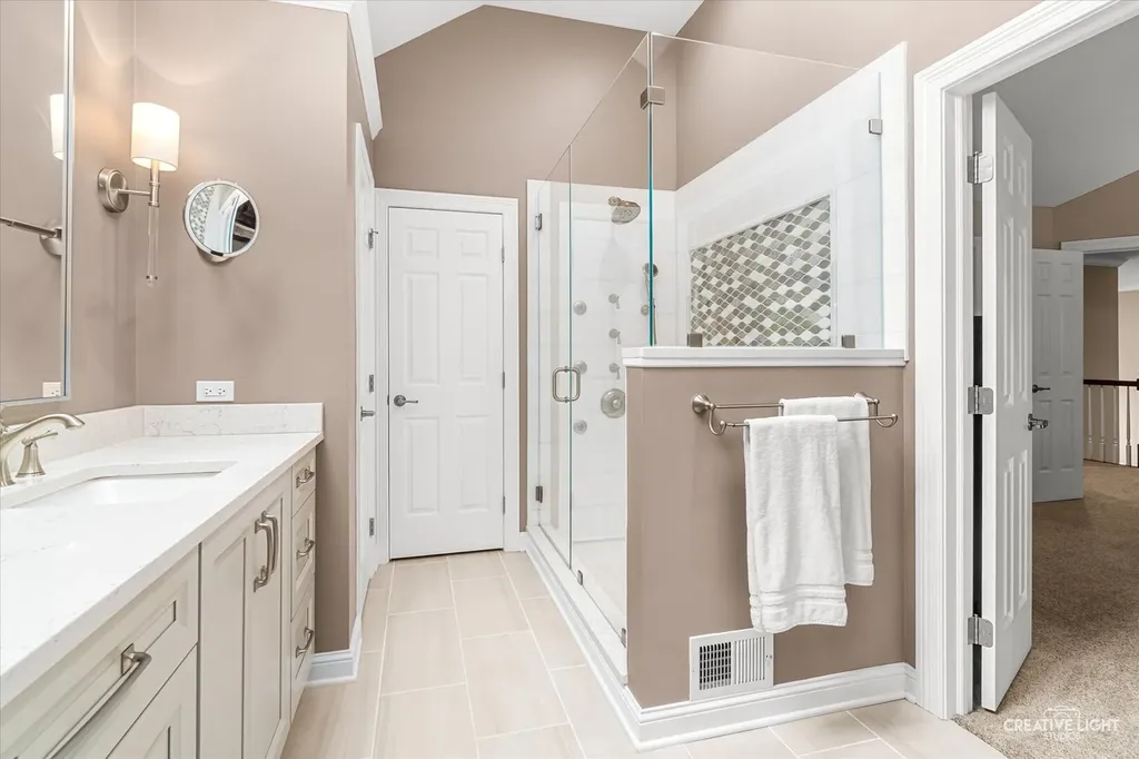 1114 Chadwick Court Aurora IL 60502