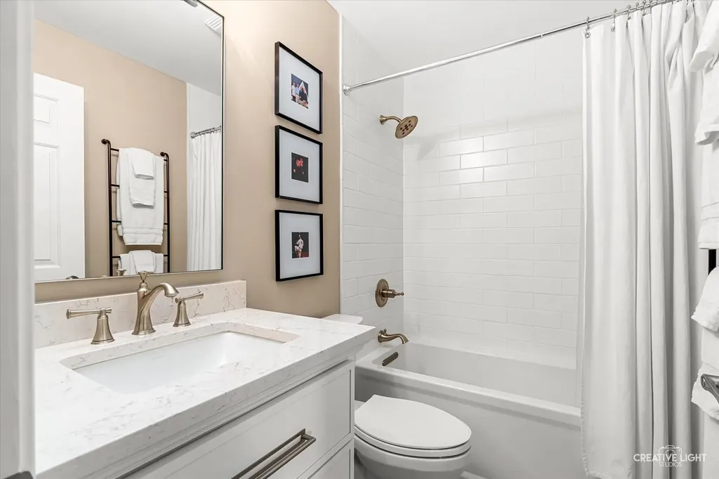 1114 Chadwick Court Aurora IL 60502