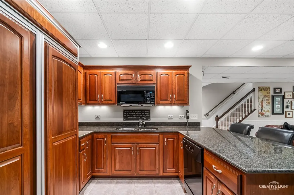 1114 Chadwick Court Aurora IL 60502
