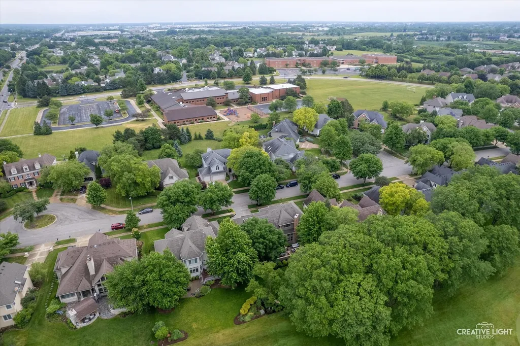1114 Chadwick Court Aurora IL 60502