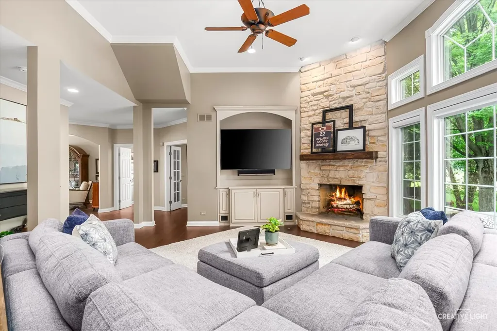 1114 Chadwick Court Aurora IL 60502