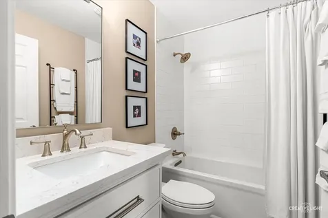 1114 Chadwick Court Aurora IL 60502