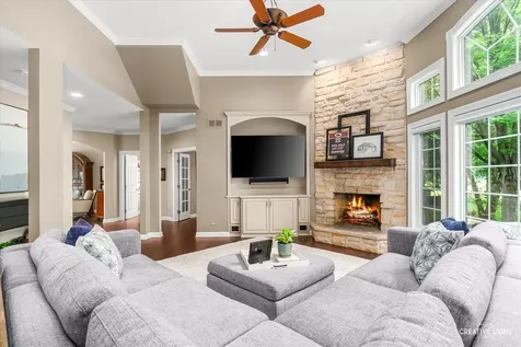 1114 Chadwick Court Aurora IL 60502