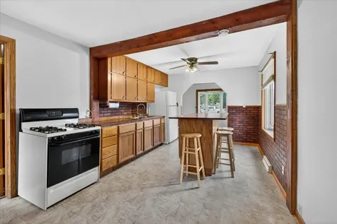 302 Harlem Road Machesney Park IL 61115