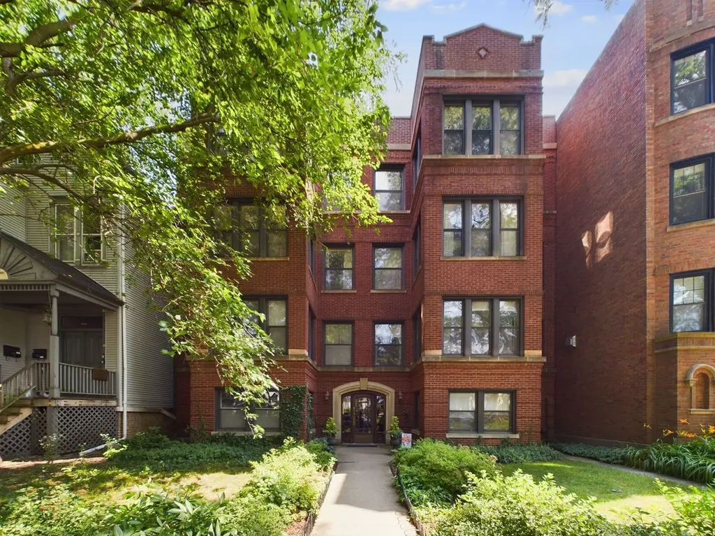 1445 West Warner Avenue Chicago IL 60613