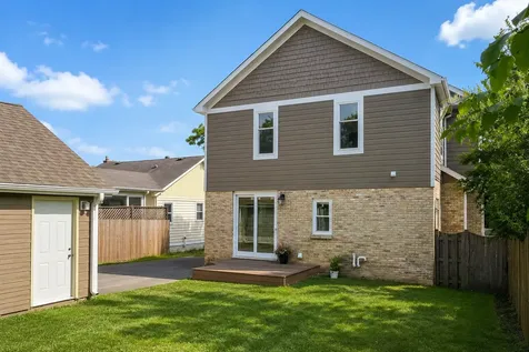 130 West Ellis Avenue Libertyville IL 60048