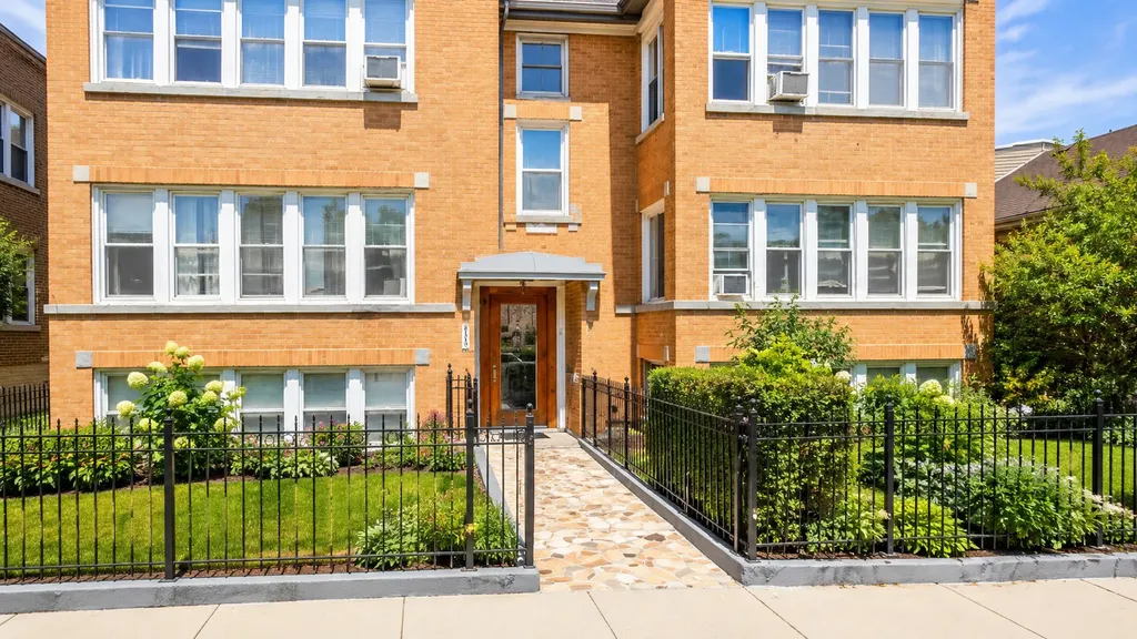4646 West Addison Street Chicago IL 60641