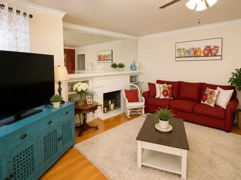 4646 West Addison Street Chicago IL 60641