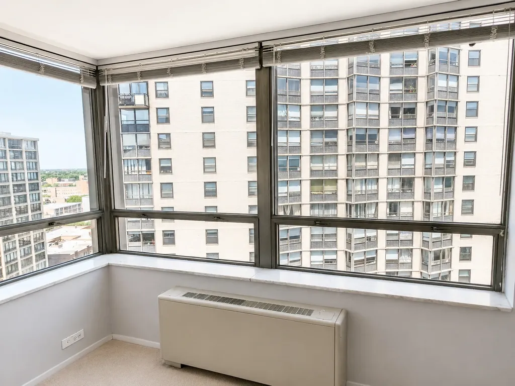 5701 North Sheridan Road Chicago IL 60660