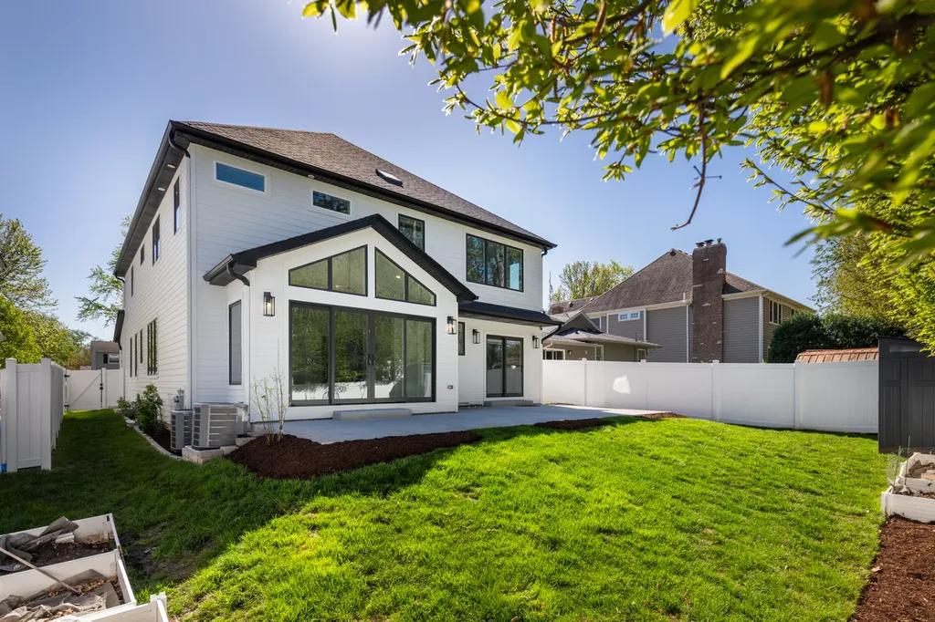1321 North Webster Street Naperville IL 60563