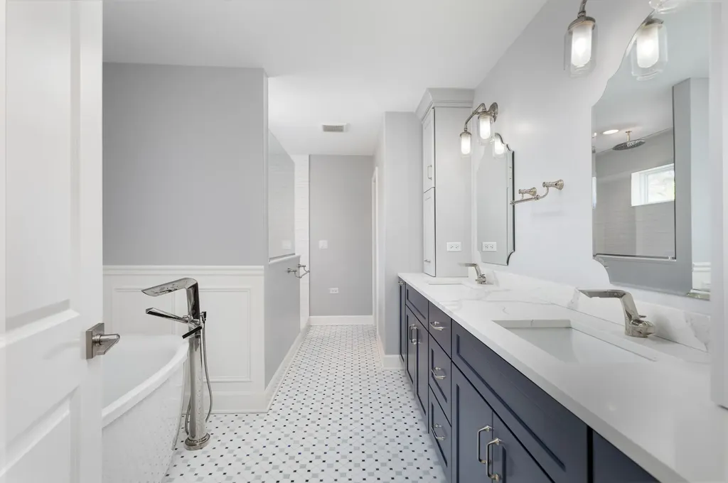 1321 North Webster Street Naperville IL 60563