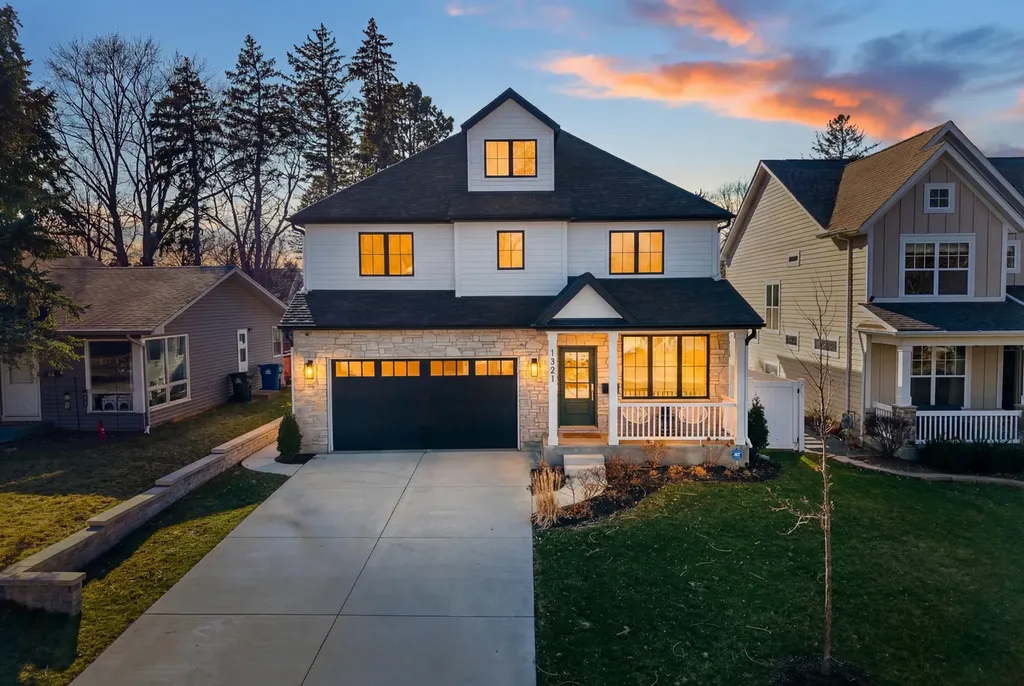 1321 North Webster Street Naperville IL 60563