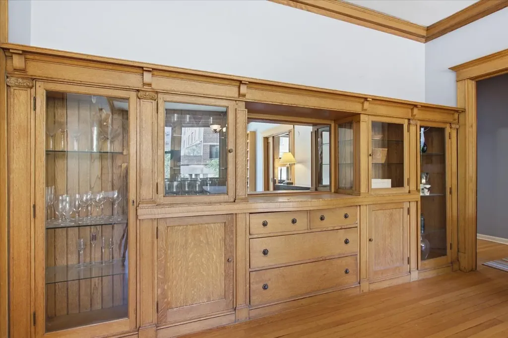 1023 West Thorndale Avenue Chicago IL 60660