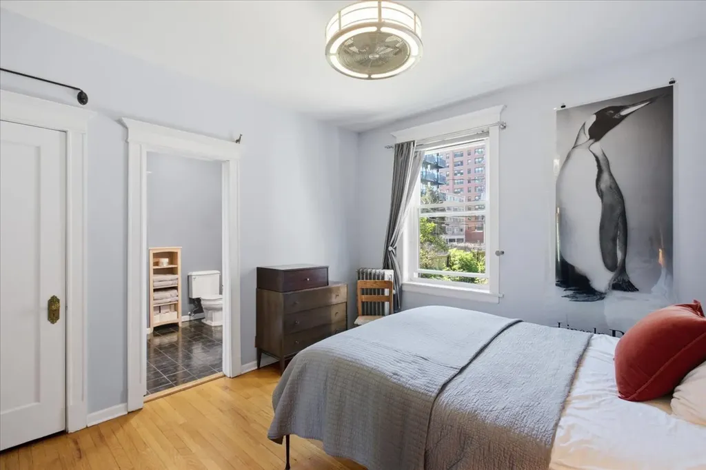 1023 West Thorndale Avenue Chicago IL 60660