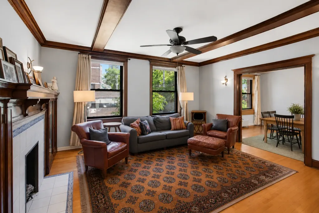 1023 West Thorndale Avenue Chicago IL 60660
