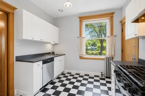 1023 West Thorndale Avenue Chicago IL 60660
