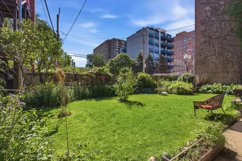 1023 West Thorndale Avenue Chicago IL 60660