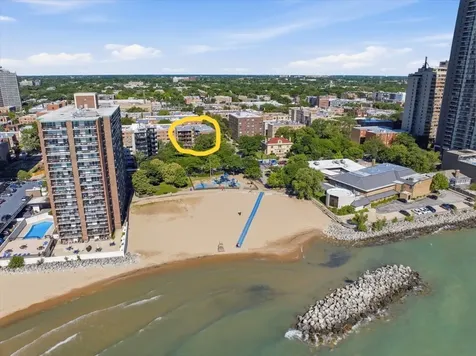 1023 West Thorndale Avenue Chicago IL 60660