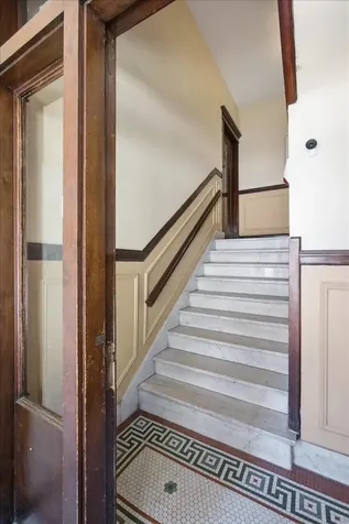 1023 West Thorndale Avenue Chicago IL 60660