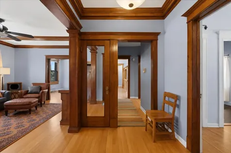 1023 West Thorndale Avenue Chicago IL 60660