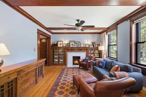 1023 West Thorndale Avenue Chicago IL 60660