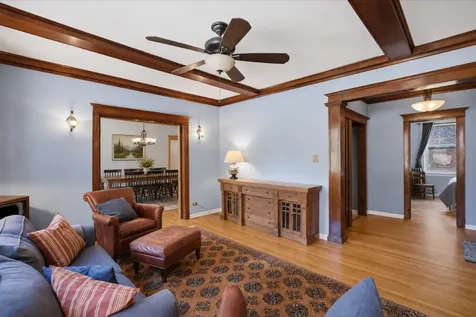 1023 West Thorndale Avenue Chicago IL 60660