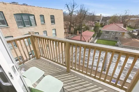 4937 North St. Louis Avenue Chicago IL 60625