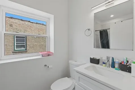 4937 North St. Louis Avenue Chicago IL 60625