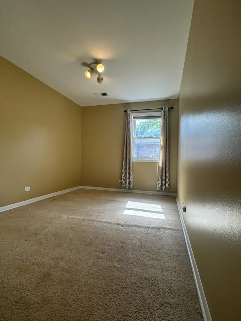 4035 North Keystone Avenue Chicago IL 60641